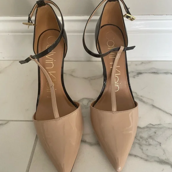 Calvin klein best sale tan heels